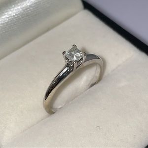 Solid 14K White Gold Natural Diamond Princess Cut .23CT Solitaire Ring Vintage